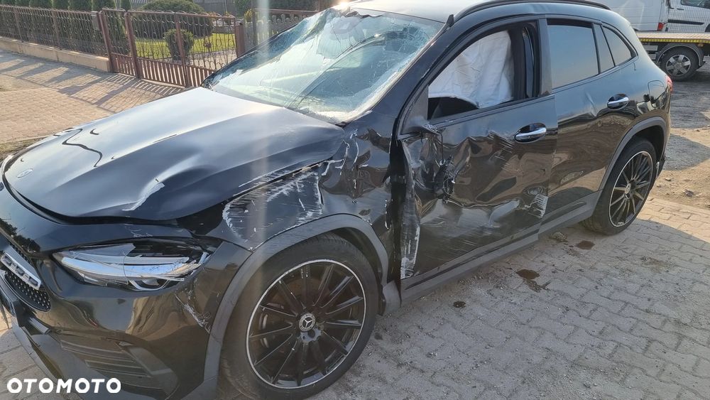 Mercedes-Benz GLA 200 d 4Matic 8G-DCT AMG Line - 23