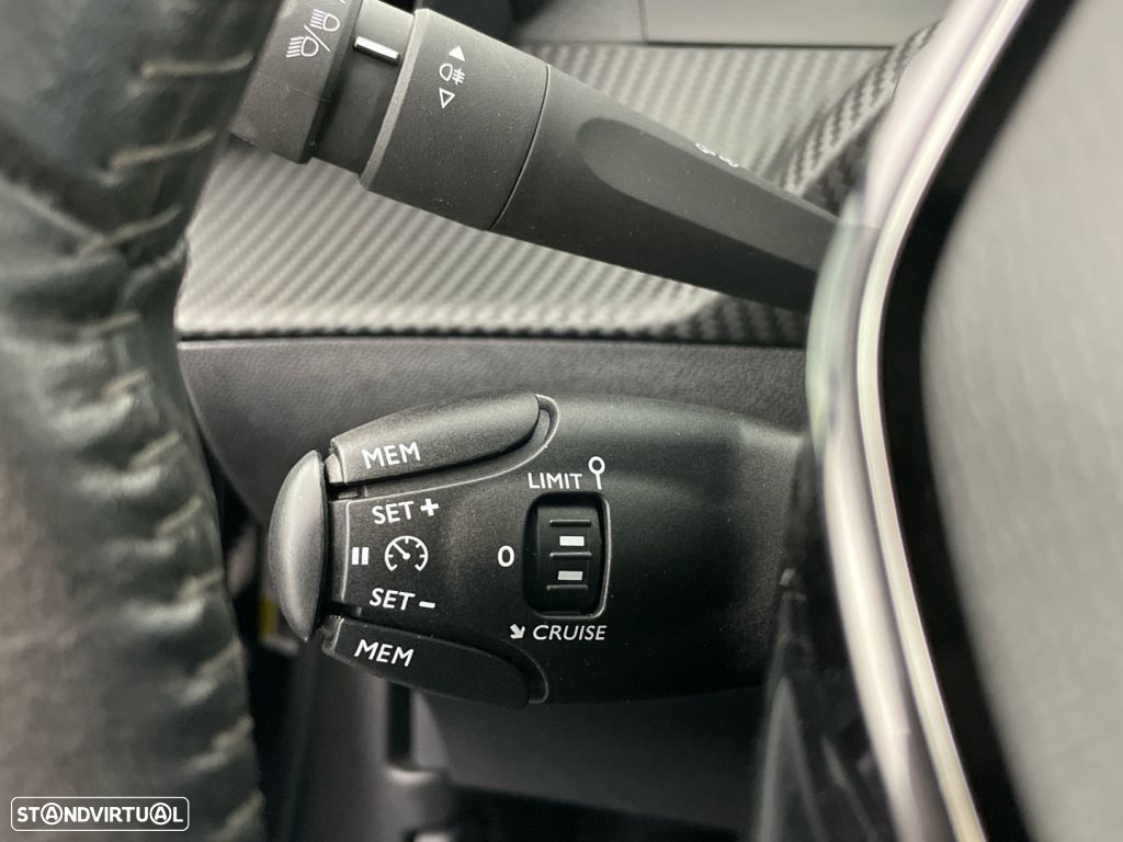 Peugeot 2008 1.2 PureTech Active - 17