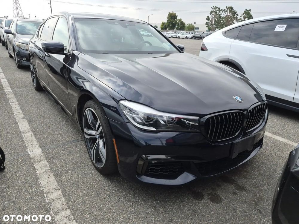 BMW Seria 7 740i - 2