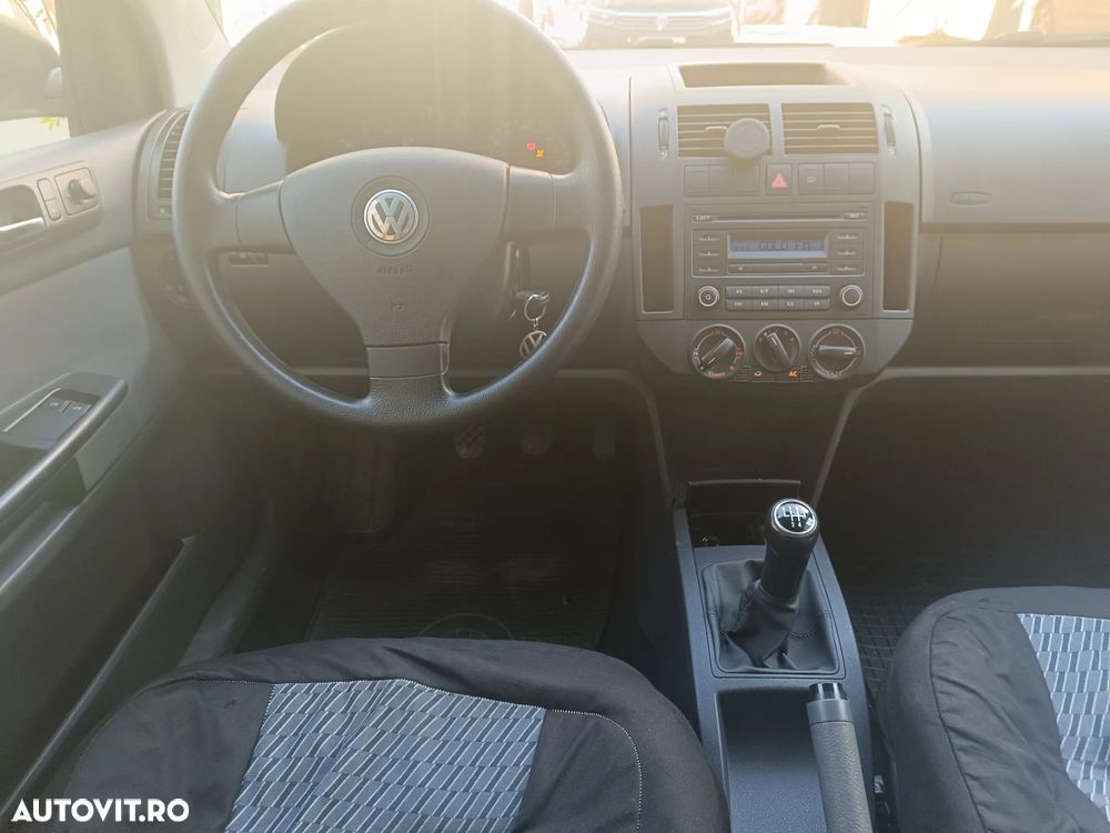 Volkswagen Polo - 8