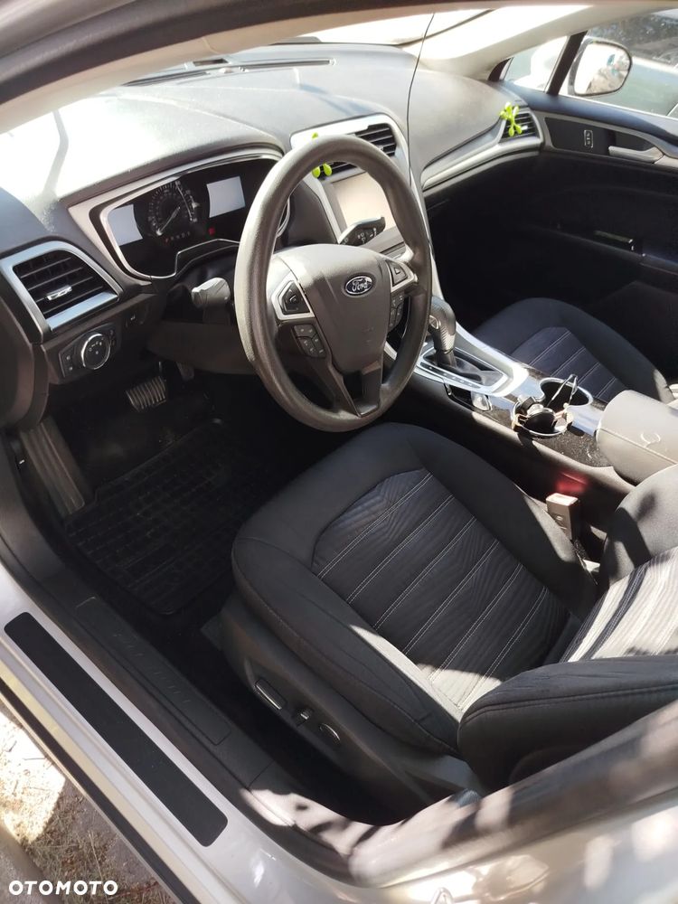 Ford Fusion - 23