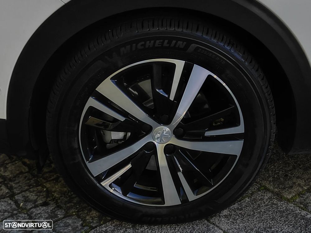 Peugeot 3008 1.6 Hybrid4 GT Line e-EAT8 - 4