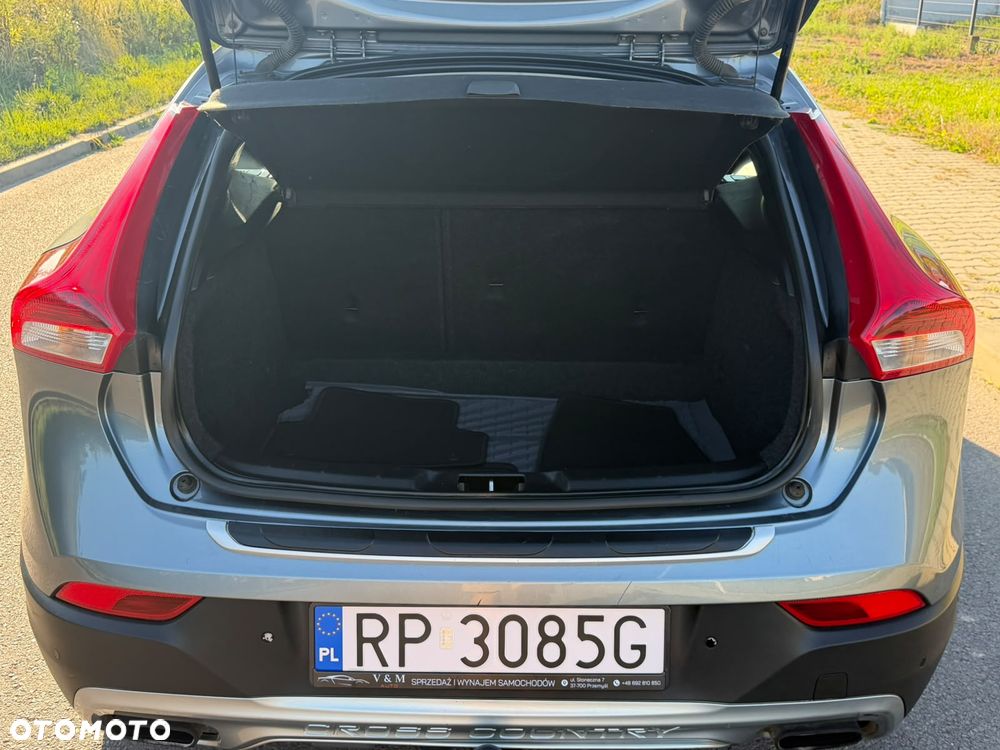 Volvo V40 D2 Momentum - 22