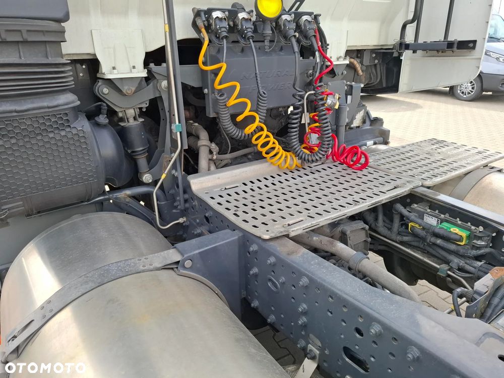 Iveco Stralis AS440S46T/P LNG - 12