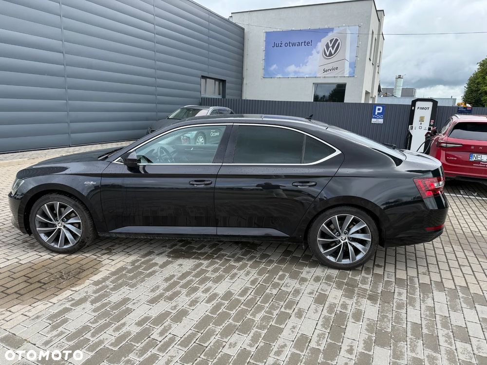 Skoda Superb 2.0 TDI L&K DSG - 8