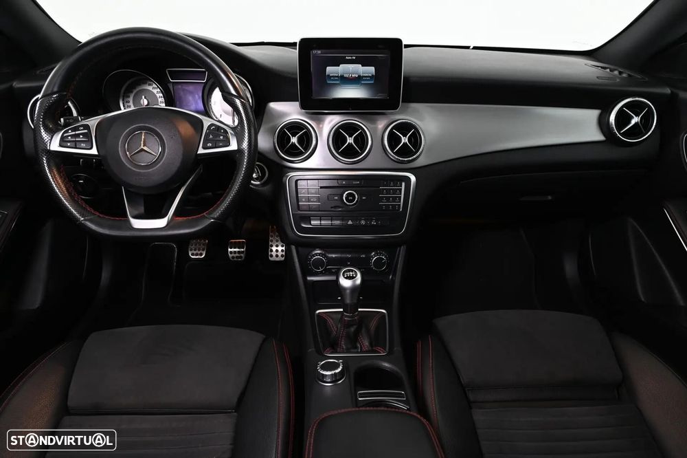 Mercedes-Benz CLA 200 d Shooting Brake AMG Line - 4
