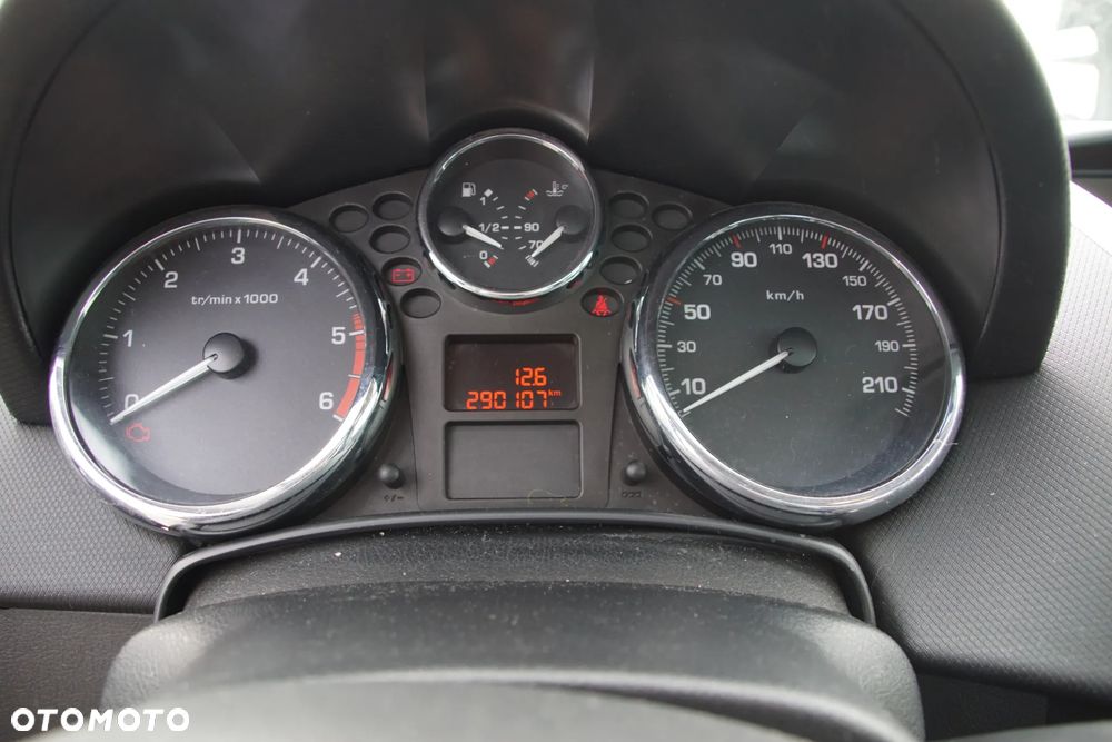 Auto na części - Peugeot 207 1.6 HDI 90 KM 9HX 20DP27 EXL 2007R Silnik Skrzynia Drzwi Maska Błotnik Klapa Zderzak Lampa Lusterko Klamka Szyba Deska Kokpit Sterownik Moduł Czujnik Licznik Wyświetlacz Panel Kierownica - 11