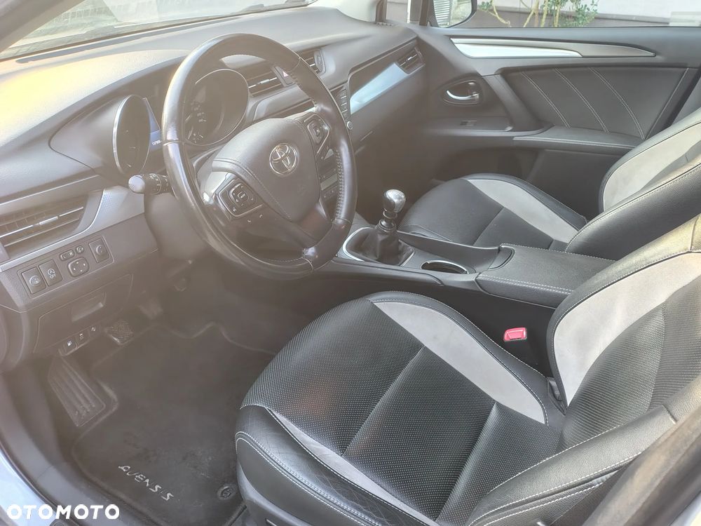 Toyota Avensis 2.0 D-4D Premium - 5