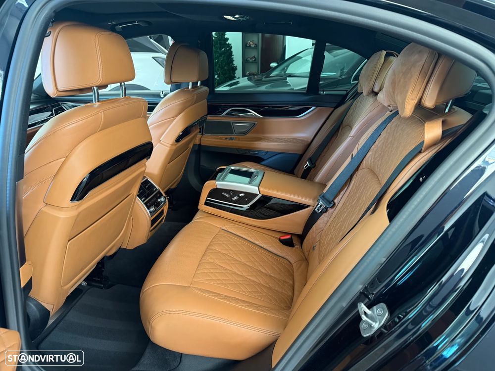 BMW 730 d Pack M Auto - 13