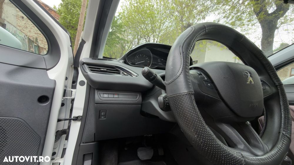 Peugeot 208 - 21