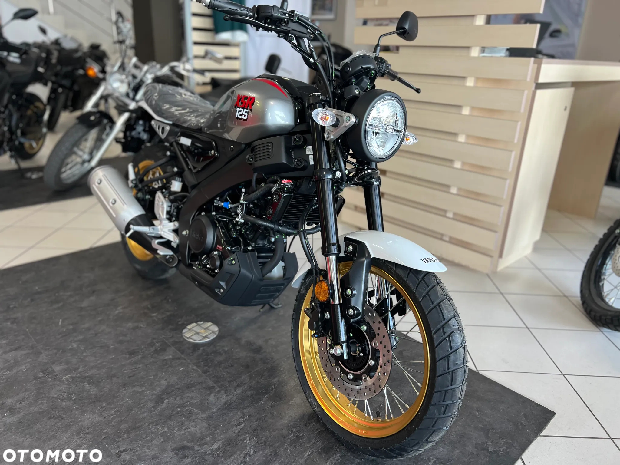 Yamaha XSR - 5