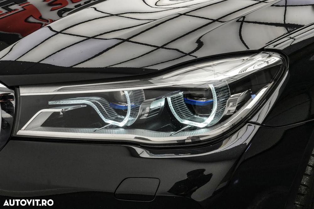 BMW Seria 7 750i xDrive - 34