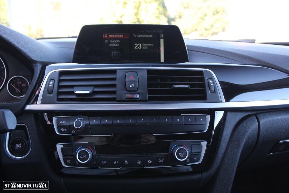 BMW 330 e iPerformance - 16