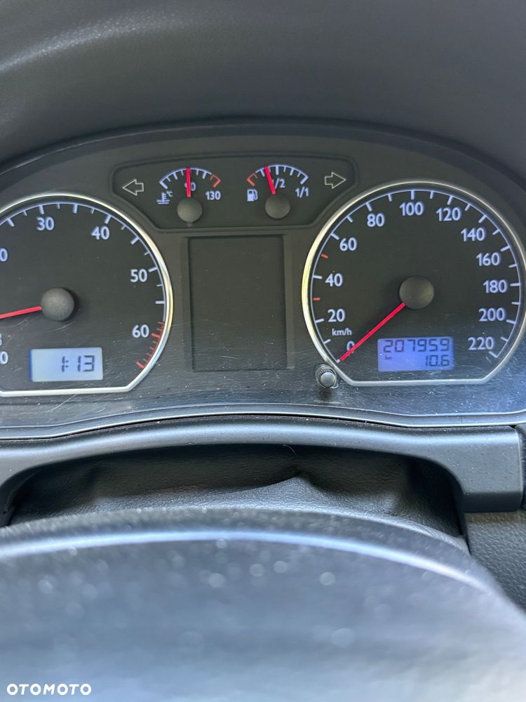 Volkswagen Polo 1.4 16V Comfortline - 18