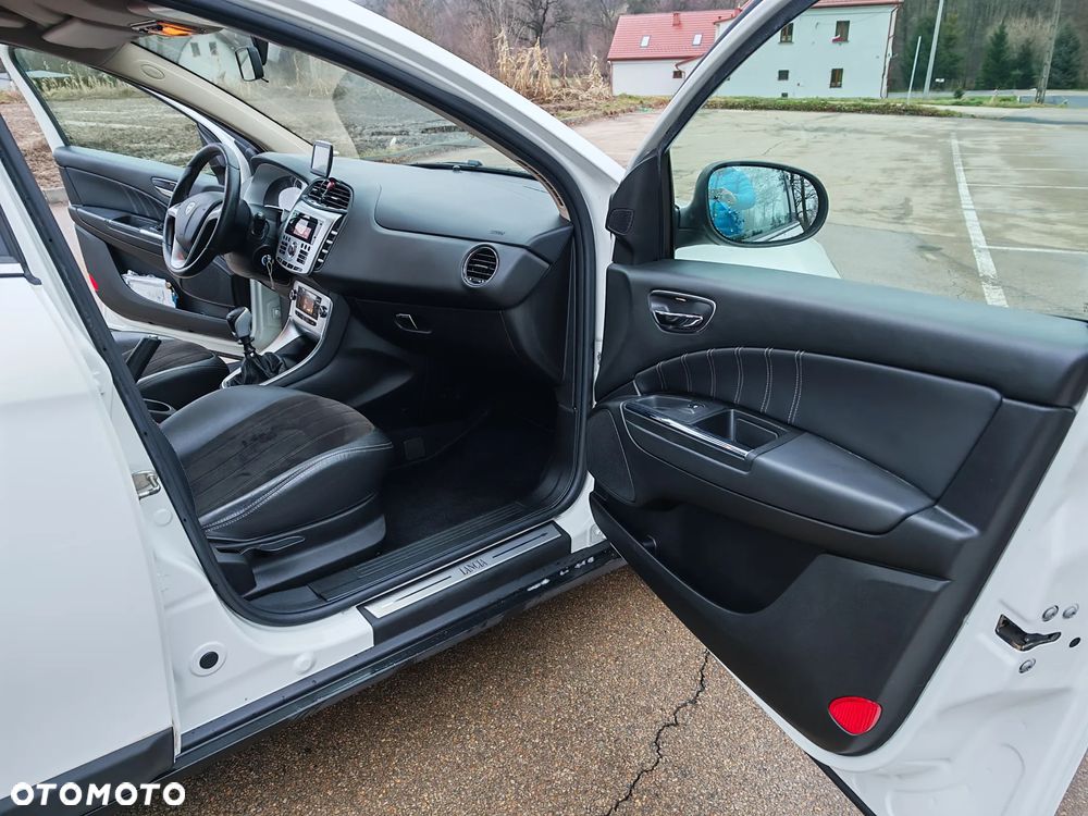 Lancia Delta 1.4 T-Jet 16v Oro - 15