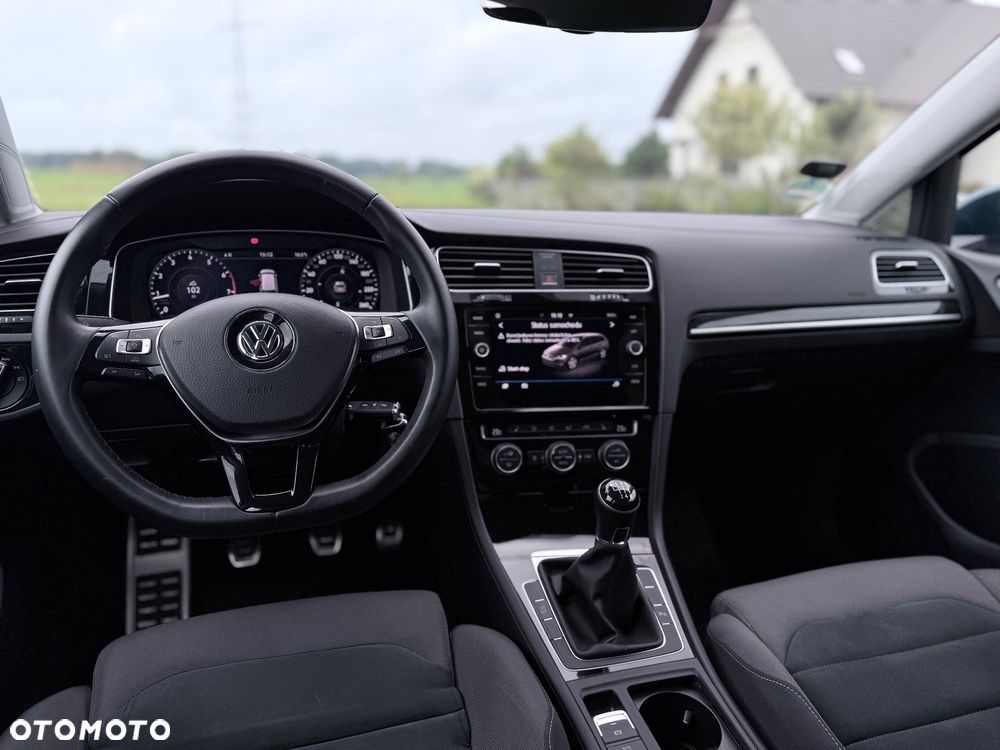Volkswagen Golf Variant - 37