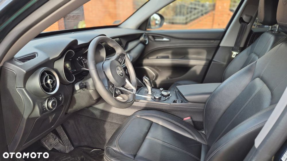 Alfa Romeo Stelvio 2.0 Turbo 16V AT8-Q4 Ti - 24