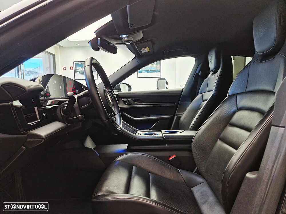 Porsche Taycan 4S - 18