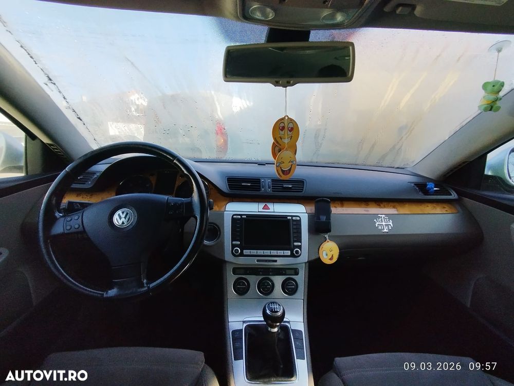 Volkswagen Passat - 8