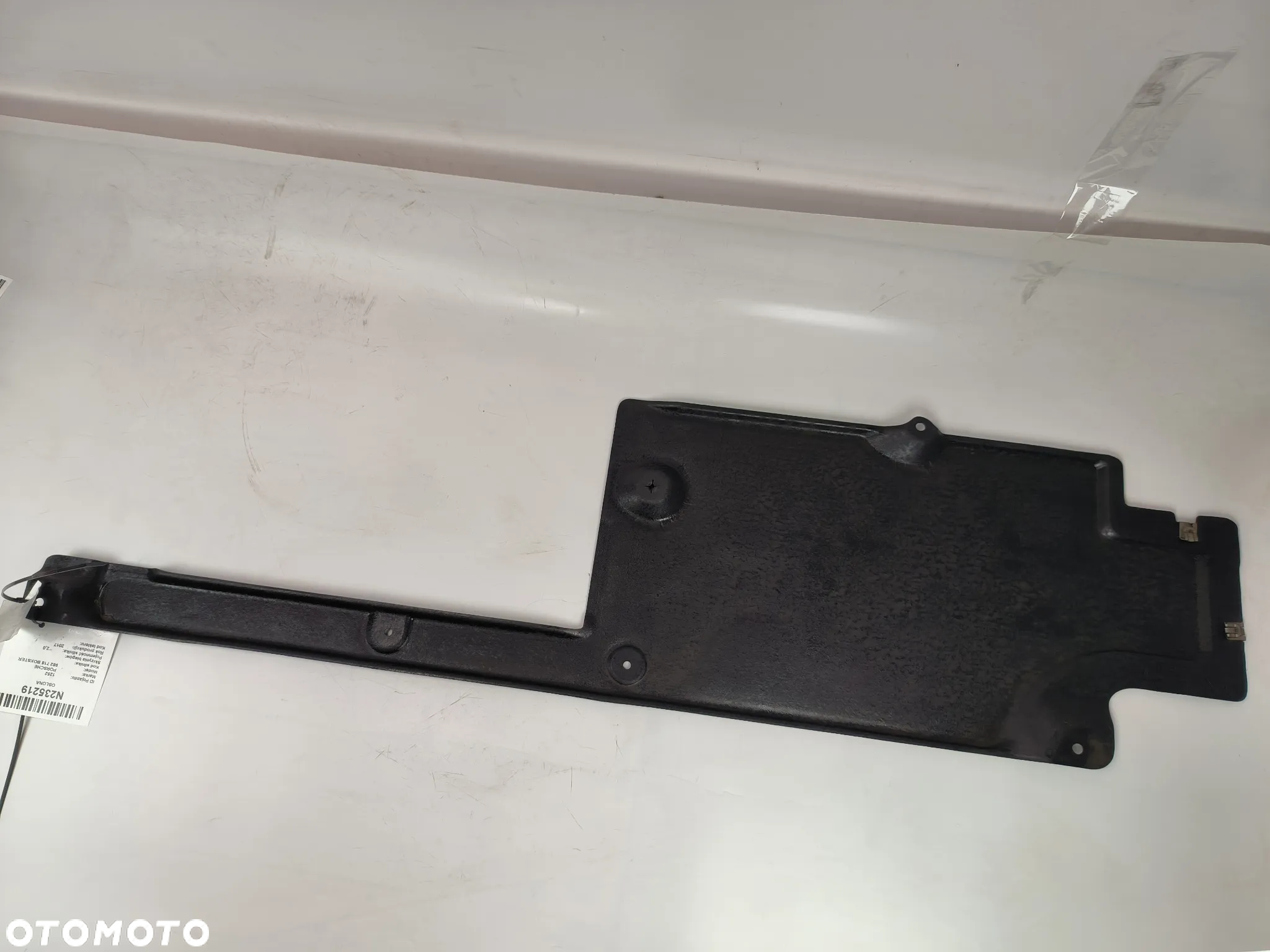 Osłona środkowa podwozia 99150460300  99150430500  Porsche Boxtser 718  2017r. - 5
