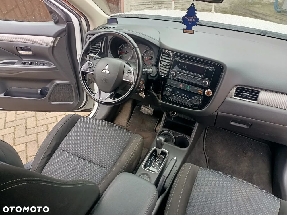 Mitsubishi Outlander - 13