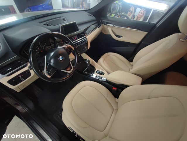 BMW X1 xDrive25i Advantage sport - 7