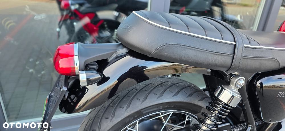 Triumph Bonneville - 22