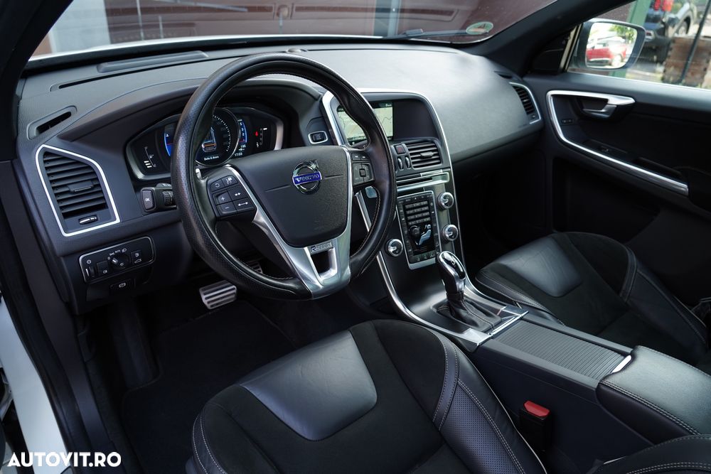 Volvo XC 60 D5 AWD Geartronic Summum - 28