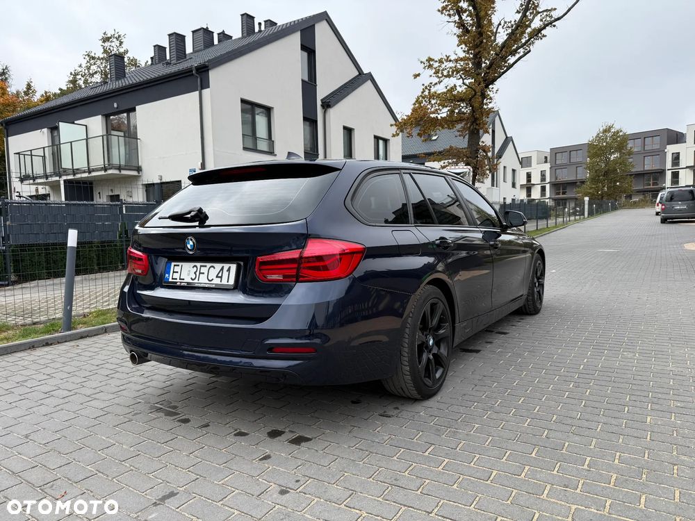 BMW Seria 3 318d Touring - 3