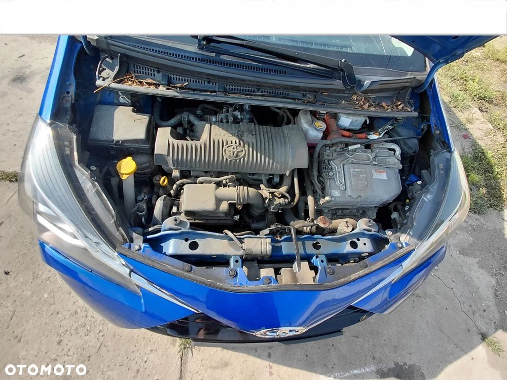 Toyota Yaris Hybrid 100 Premium - 5