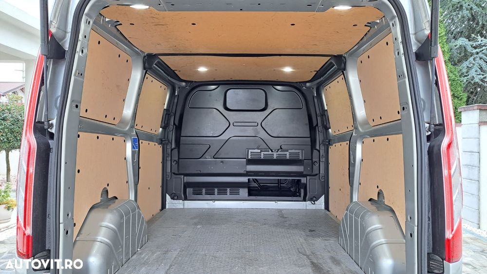Ford Transit Custom - 11