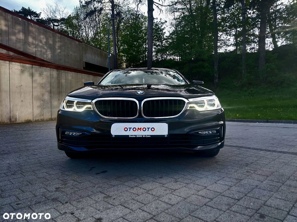 BMW Seria 5 525d Sport Line - 4