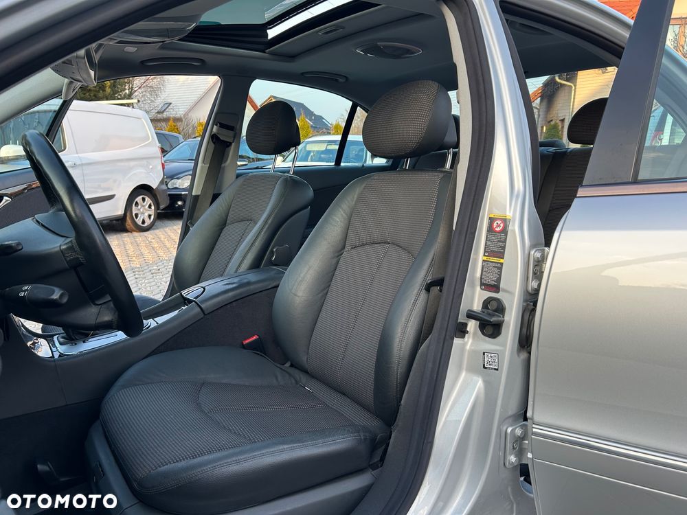 Mercedes-Benz W111 - 13