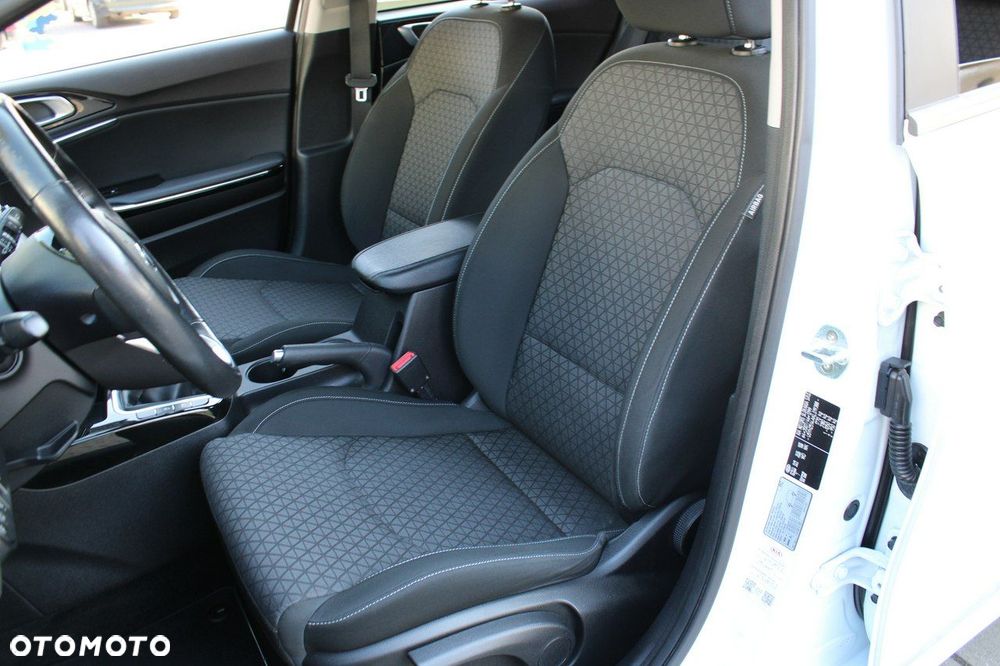 Kia Ceed 1.4 T-GDI L Business Line - 11