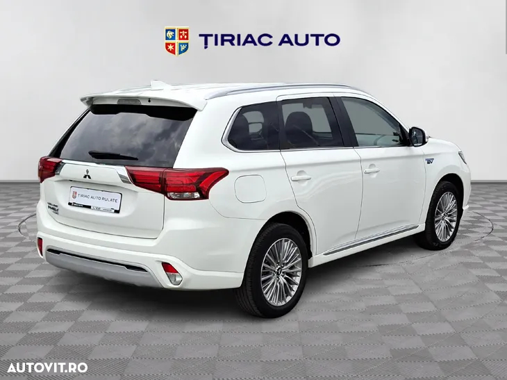 Mitsubishi Outlander 2.4 4WD Plug-In Hybrid - 6