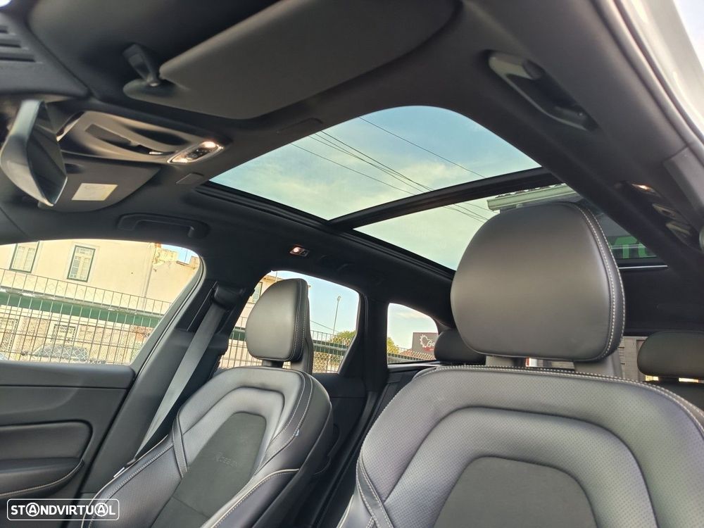 Volvo XC 60 2.0 T8 PHEV R-Design AWD - 15