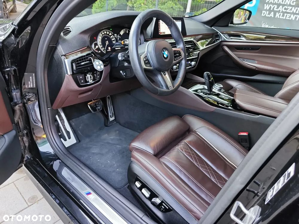 BMW Seria 5 520d M Sport - 10