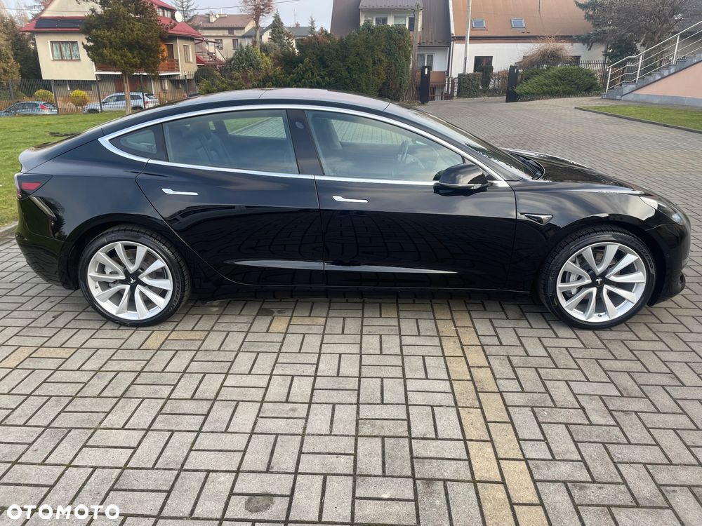 Tesla Model 3 - 12