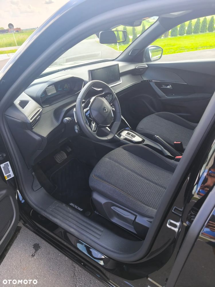 Peugeot 2008 Hybrid 136 e-DSC Style - 16
