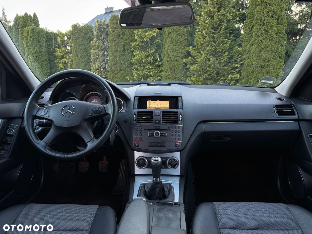 Mercedes-Benz Klasa C 180 Kompressor BlueEFFICIENCY Avantgarde - 8