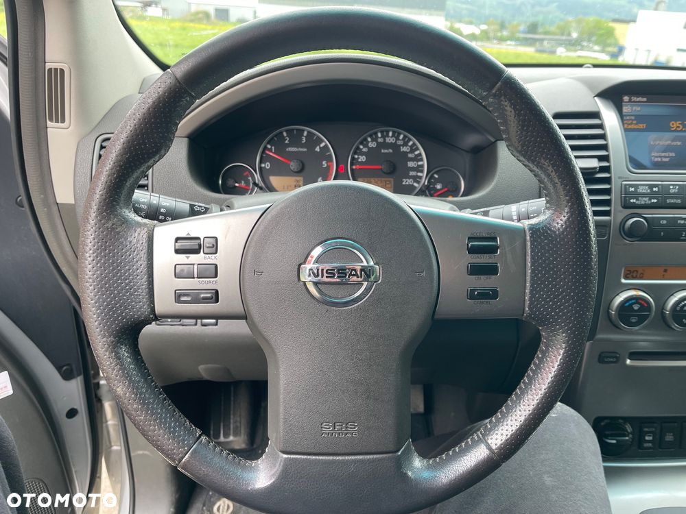 Nissan Pathfinder 2.5 DCi LE - 29