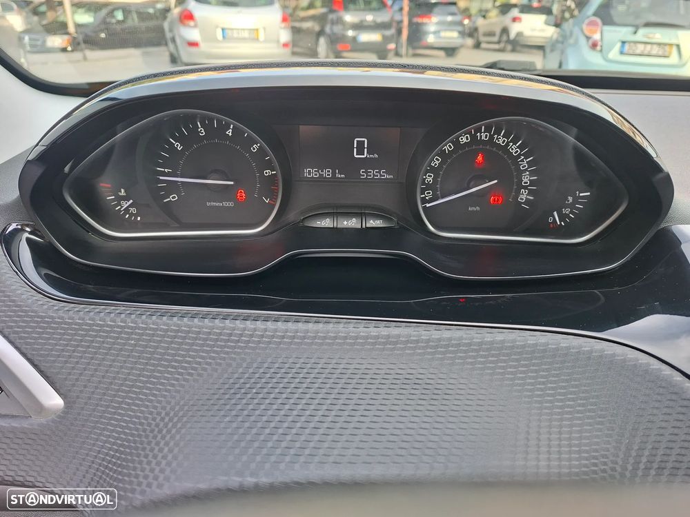 Peugeot 2008 1.2 PureTech Style - 10