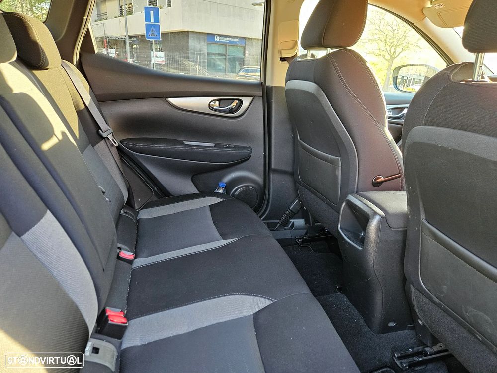 Nissan Qashqai 1.5 dCi N-Connecta Business - 11