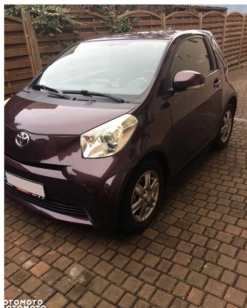 Toyota iQ - 2