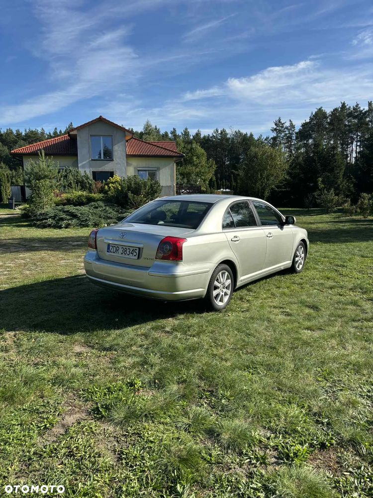 Toyota Avensis - 5