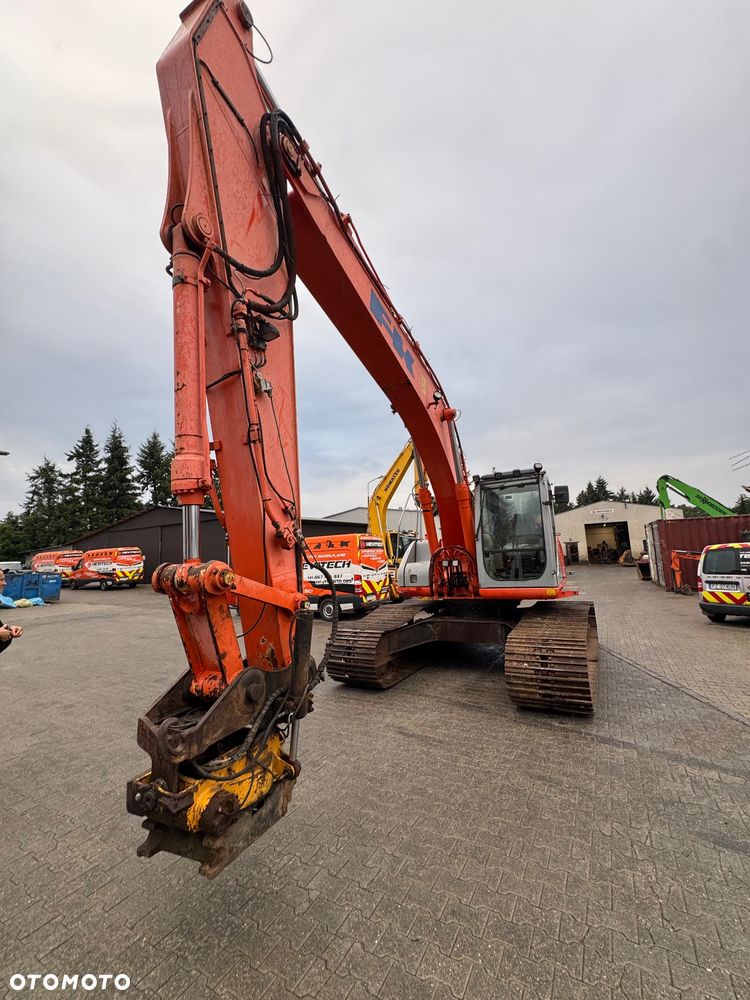 Kobelco E215