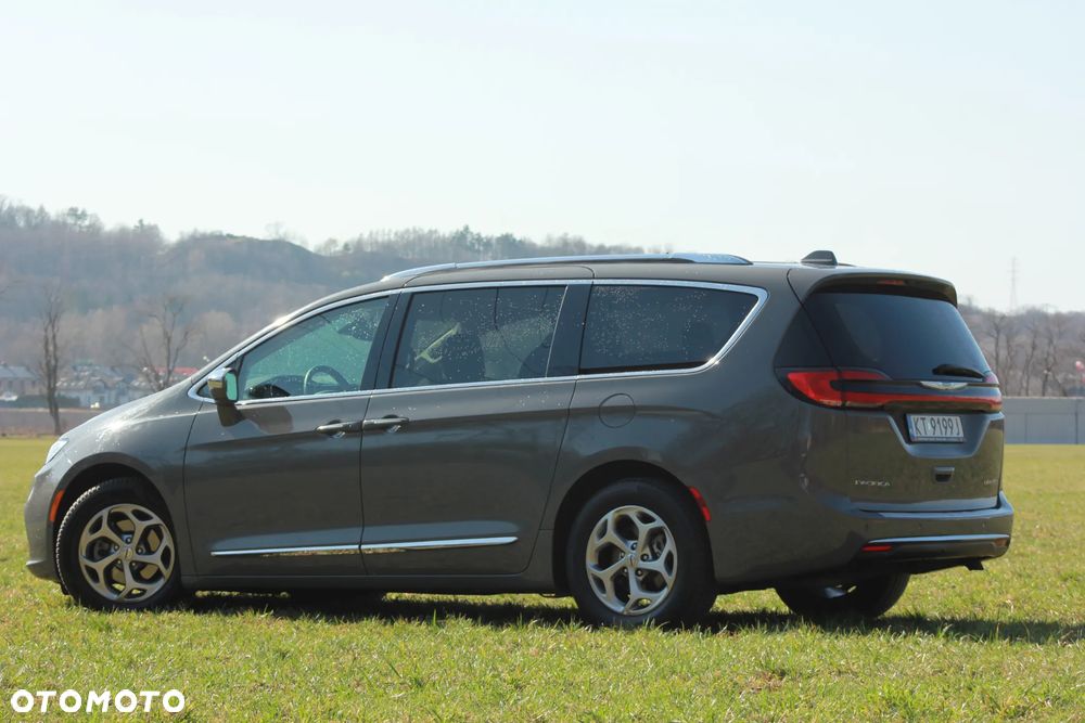 Chrysler Pacifica - 5