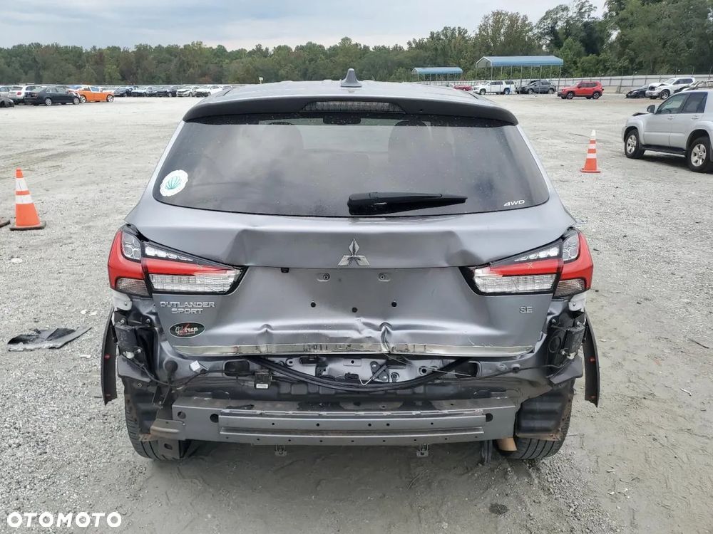 Mitsubishi ASX - 10