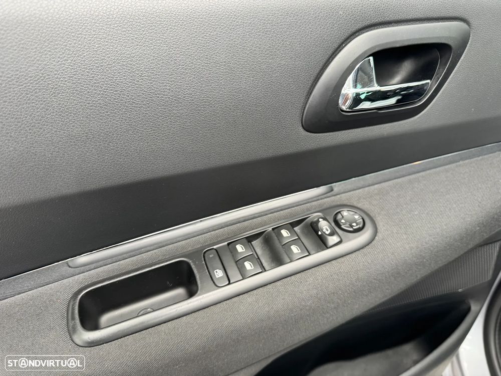 Peugeot 5008 2.0 BlueHDi Allure J17 - 16