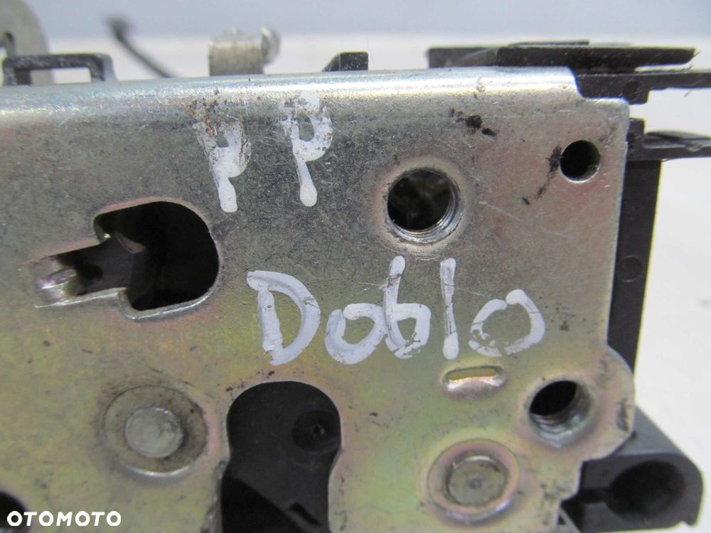 FIAT DOBLO I 00- ZAMEK DRZWI PRAWY PRZOD - 4